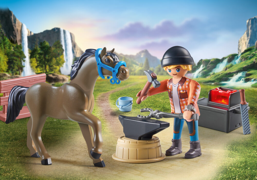 Playmobil 71357 Horses of Waterfall Farrier Ben and Achilles ม้าแห่งวอเตอร์ฟอลล์ ช่างทำเกือกม้าและอคิลลิส