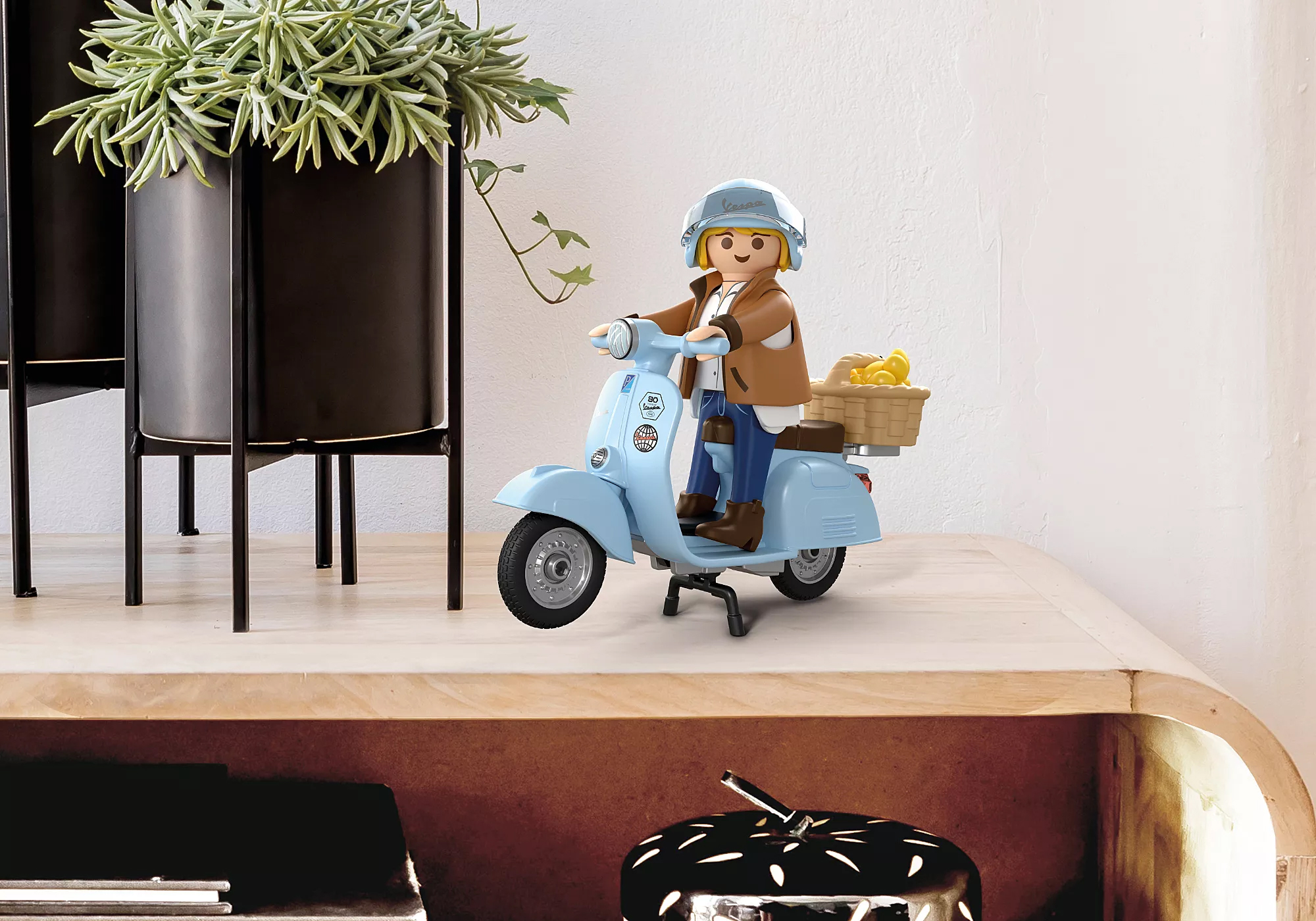 Playmobil 72284 Vespa 80th Anniversary: Iconic Style ของเล่นบทบาทสมมติ เวสป้า 80 ปี ไอคอนิคสไตล์ (สีฟ้า) - Image 6
